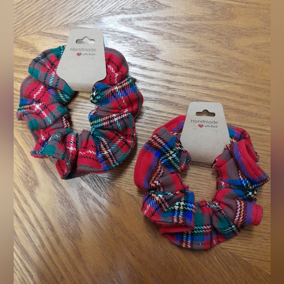 Plaid Scrunchies Set Size:OS Handmade - Picture 1 of 3